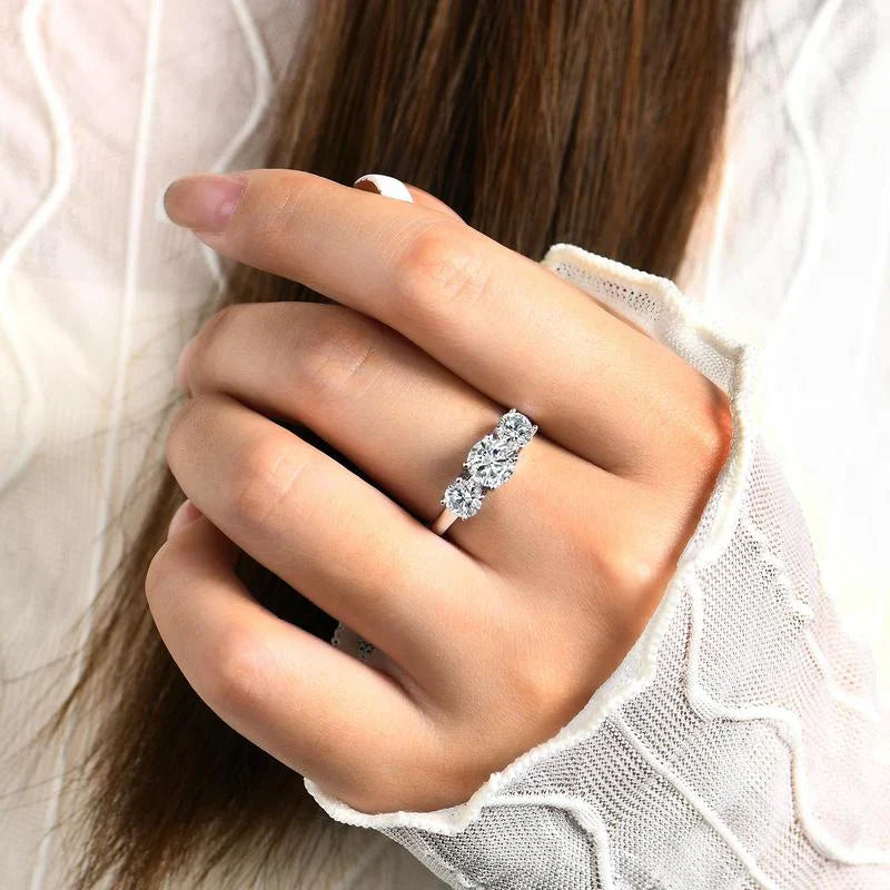 Anillo Clare con tres piedras | Oro blanco