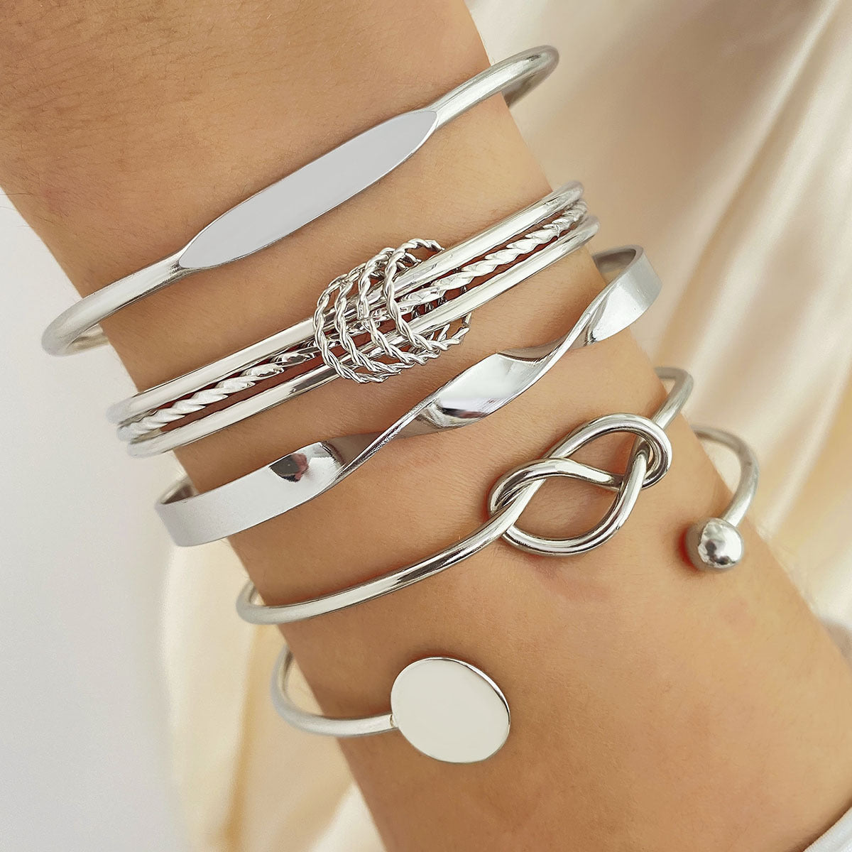 Conjunto de pulseras «Knotted Elegance» | Oro