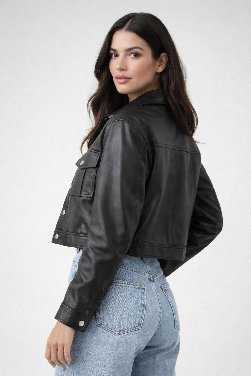 Cazadora de cuero negra